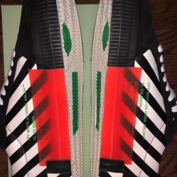 Off white vulc black and white - Picture 8 of 11
